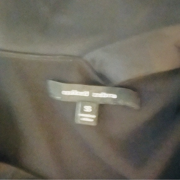 Naked zebra top in size small so cute - Picture 3 of 3